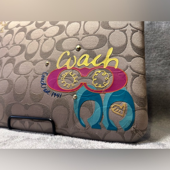 Coach Poppy Monogram iPad / Tablet Protective Sleeve - Picture 5 of 13